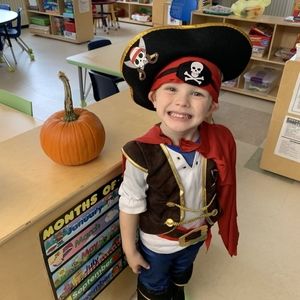 Meet your Posher, Monica